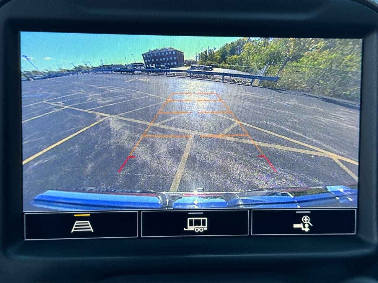 GMC Sierra 1500 Limited Vehicle Full-screen Gallery Image 22