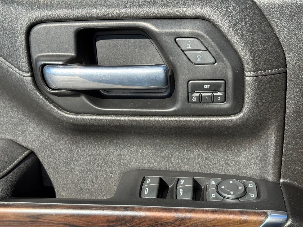 GMC Sierra 1500 Limited Vehicle Full-screen Gallery Image 23