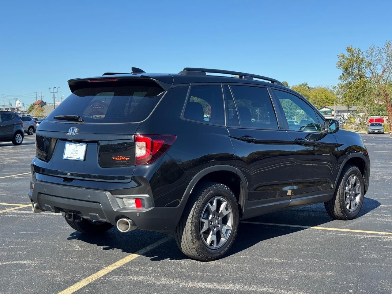 Honda Passport Vehicle Full-screen Gallery Image 03