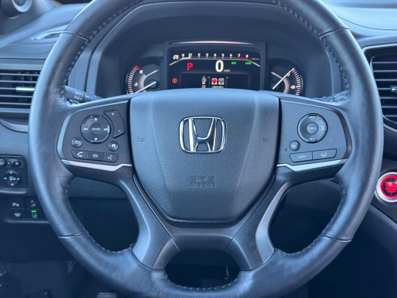 Honda Passport Vehicle Full-screen Gallery Image 12