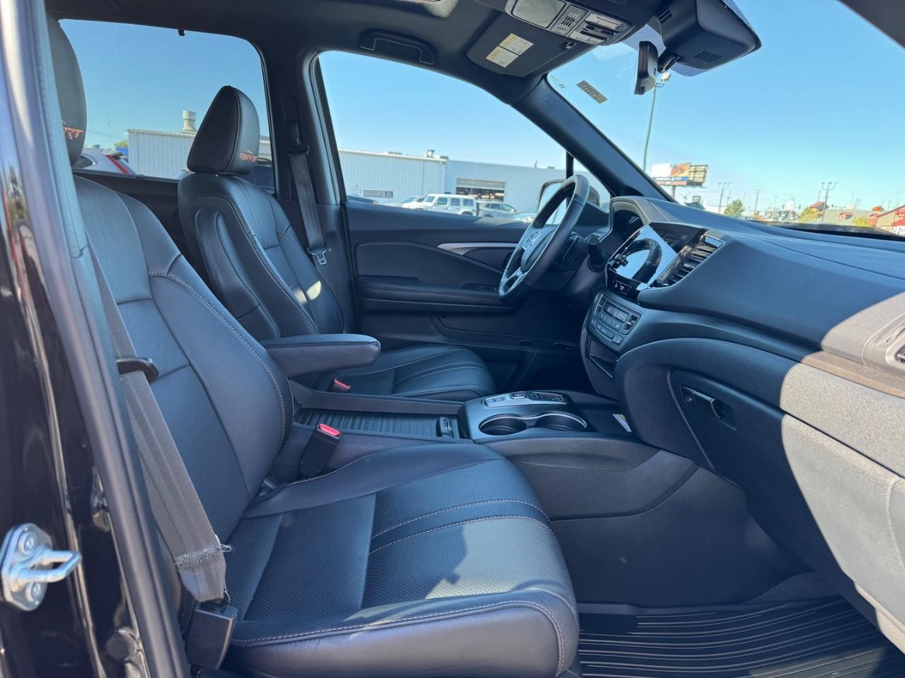 Honda Passport Vehicle Full-screen Gallery Image 17