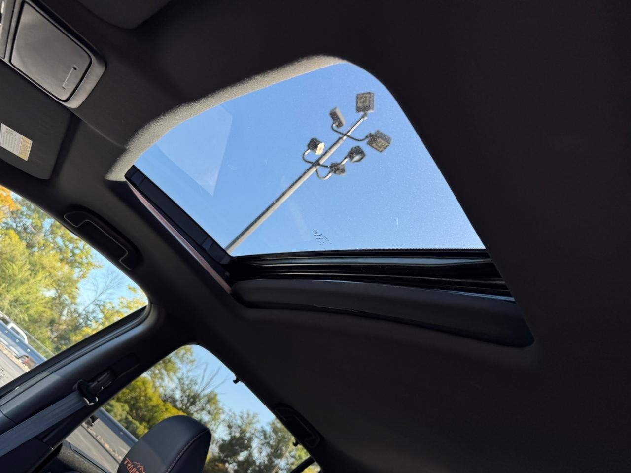 Honda Passport Vehicle Full-screen Gallery Image 19