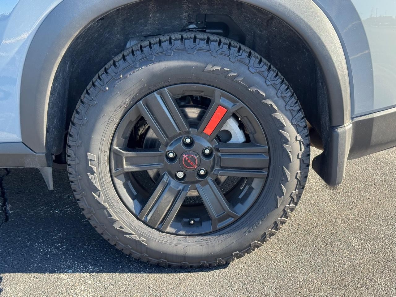 Nissan Rogue Vehicle Full-screen Gallery Image 07