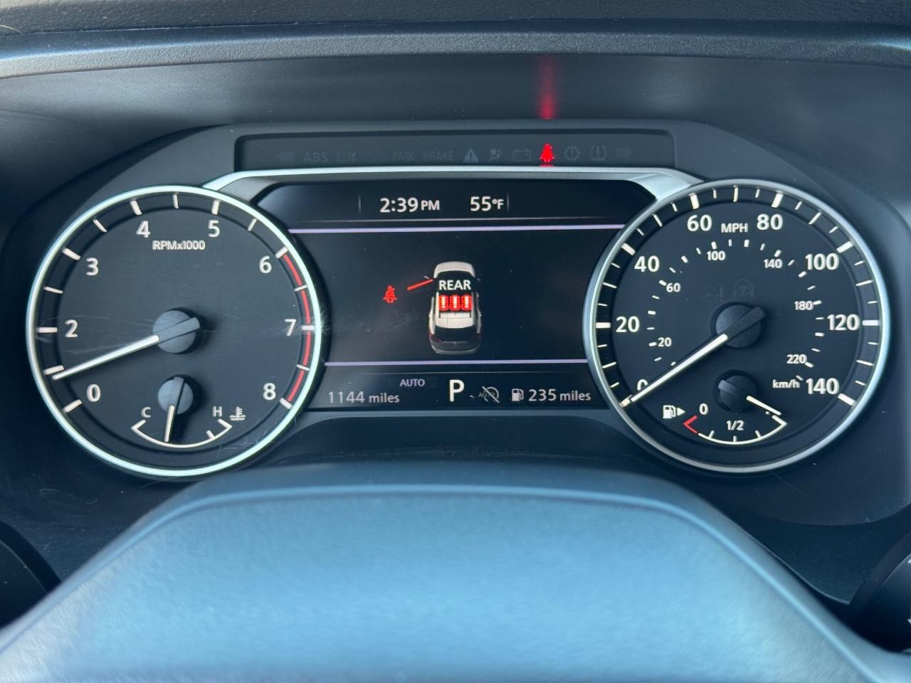 Nissan Rogue Vehicle Full-screen Gallery Image 19