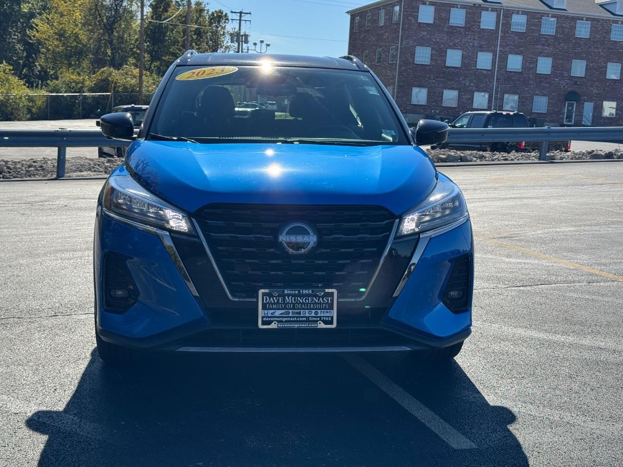 Nissan Kicks Vehicle Full-screen Gallery Image 09