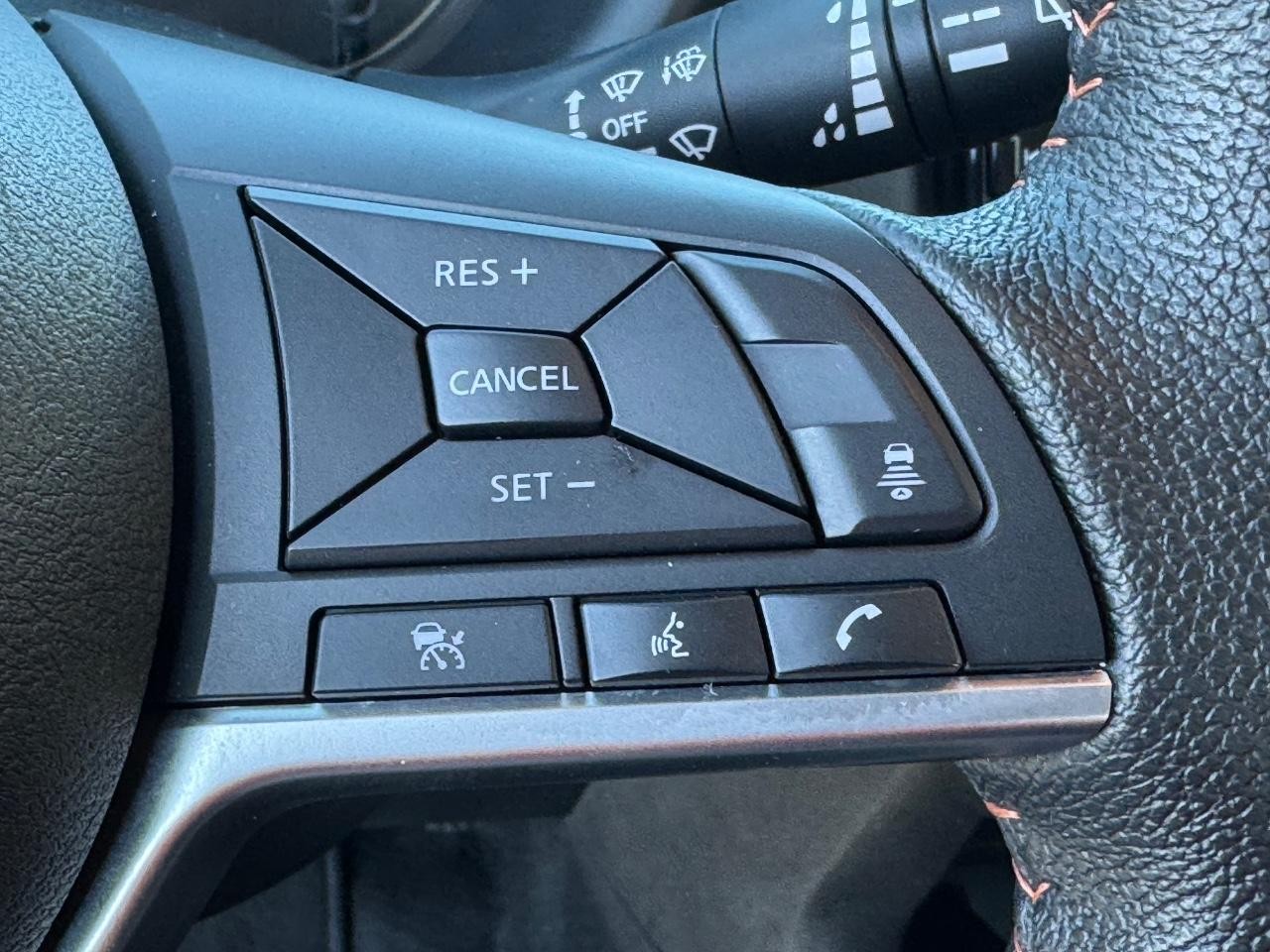 Nissan Kicks Vehicle Full-screen Gallery Image 20