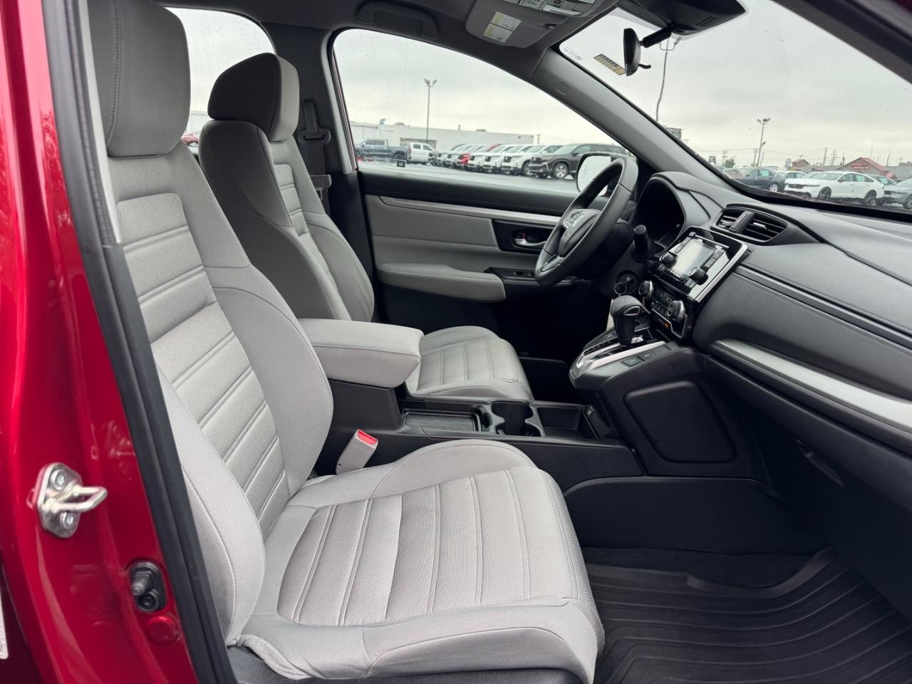 Honda CR-V Vehicle Full-screen Gallery Image 16