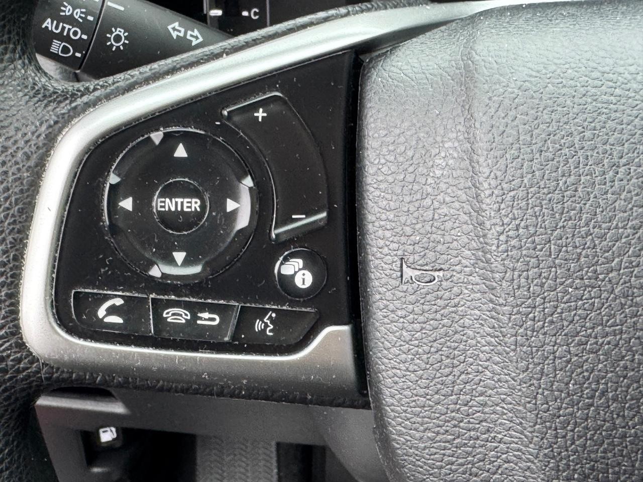 Honda CR-V Vehicle Full-screen Gallery Image 19