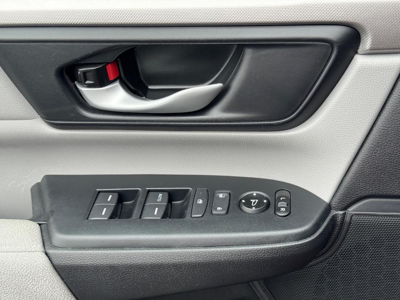 Honda CR-V Vehicle Full-screen Gallery Image 23