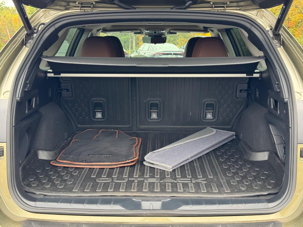 Subaru Outback Vehicle Full-screen Gallery Image 04