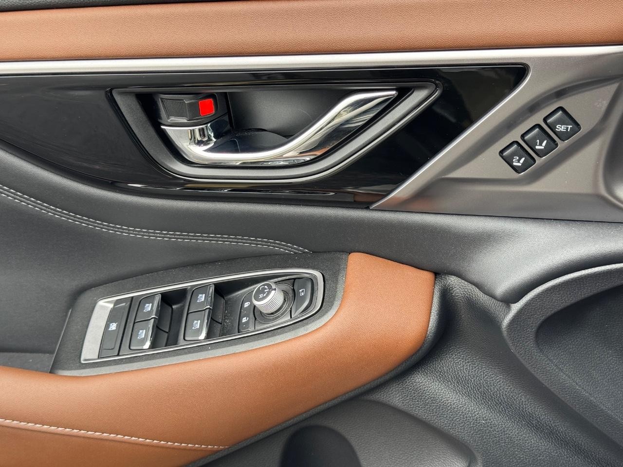 Subaru Outback Vehicle Full-screen Gallery Image 25