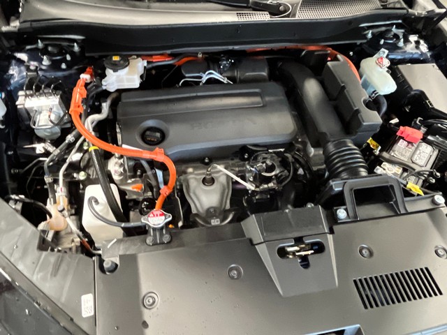 Honda CR-V Hybrid Vehicle Full-screen Gallery Image 12