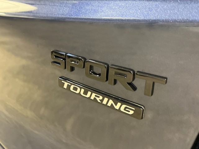 Honda CR-V Hybrid Vehicle Full-screen Gallery Image 07