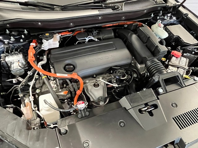 Honda CR-V Hybrid Vehicle Full-screen Gallery Image 12