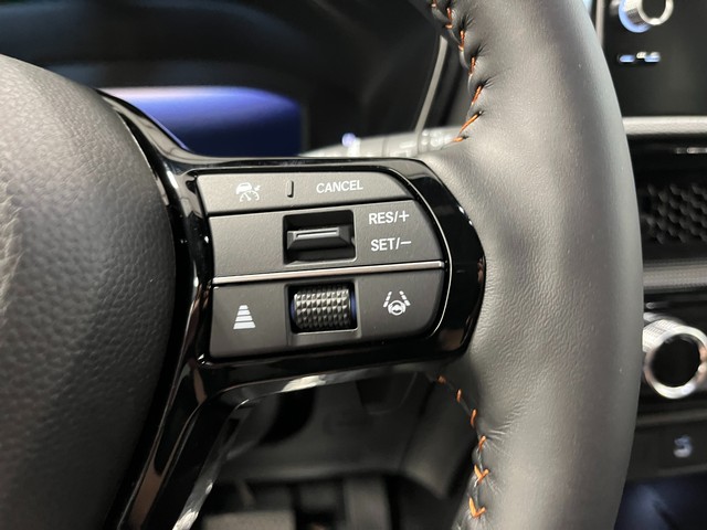 Honda CR-V Hybrid Vehicle Full-screen Gallery Image 19