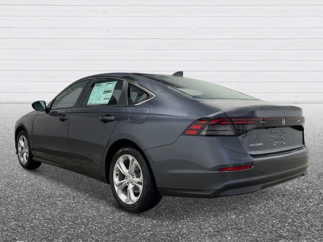 Honda Accord Sedan Vehicle Full-screen Gallery Image 03