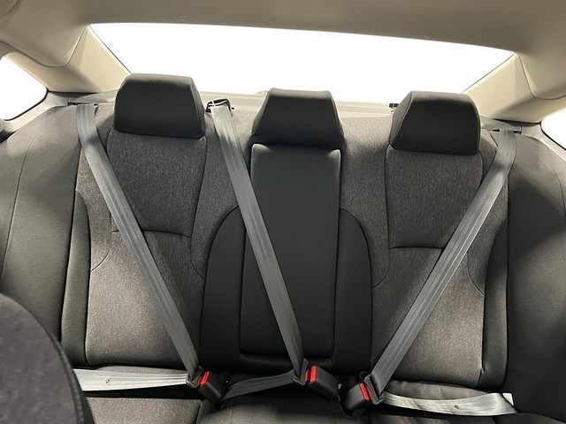 Honda Accord Sedan Vehicle Full-screen Gallery Image 26