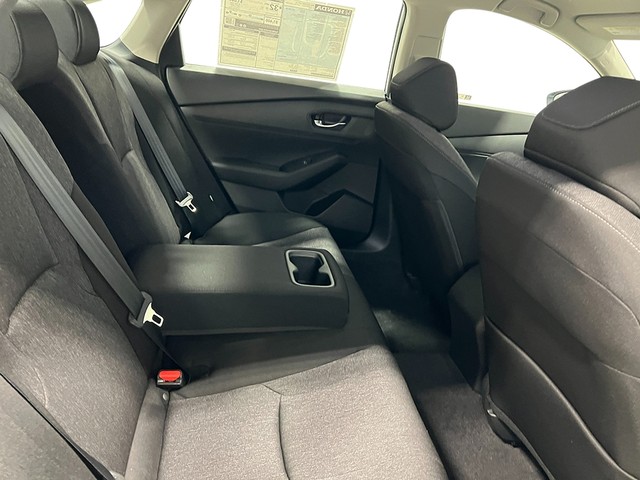 Honda Accord Sedan Vehicle Full-screen Gallery Image 28