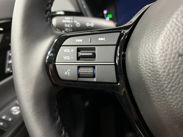 Honda CR-V Vehicle Full-screen Gallery Image 17
