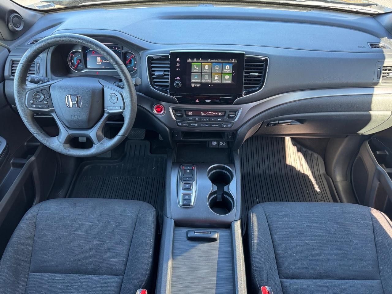 Honda Pilot Vehicle Full-screen Gallery Image 12