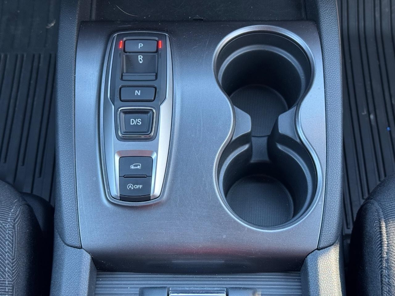 Honda Pilot Vehicle Full-screen Gallery Image 16