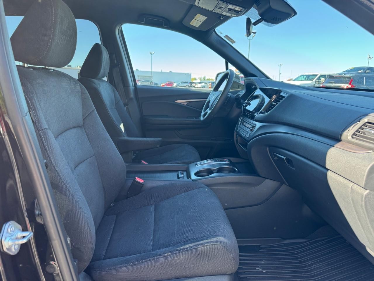 Honda Pilot Vehicle Full-screen Gallery Image 17