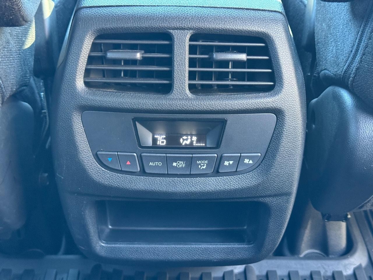 Honda Pilot Vehicle Full-screen Gallery Image 18