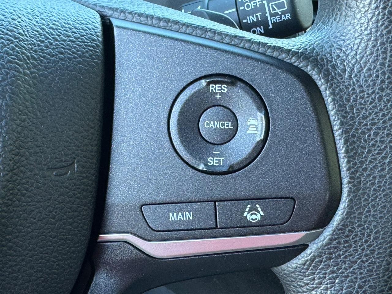 Honda Pilot Vehicle Full-screen Gallery Image 22