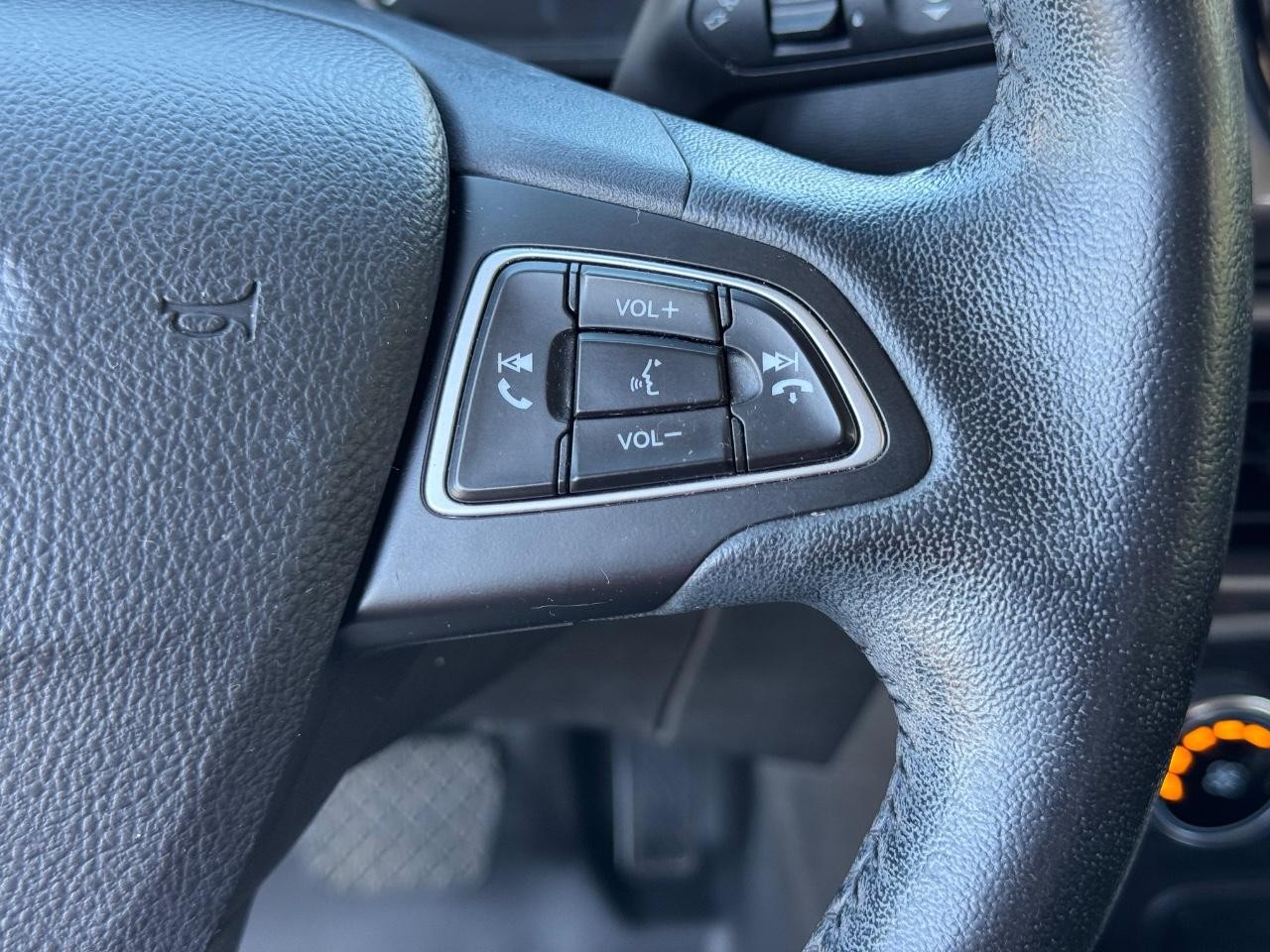 Ford EcoSport Vehicle Full-screen Gallery Image 20