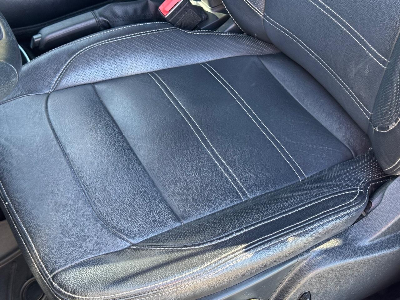 Ford EcoSport Vehicle Full-screen Gallery Image 25