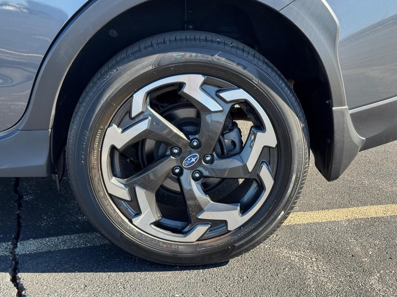 Subaru Crosstrek Vehicle Full-screen Gallery Image 07