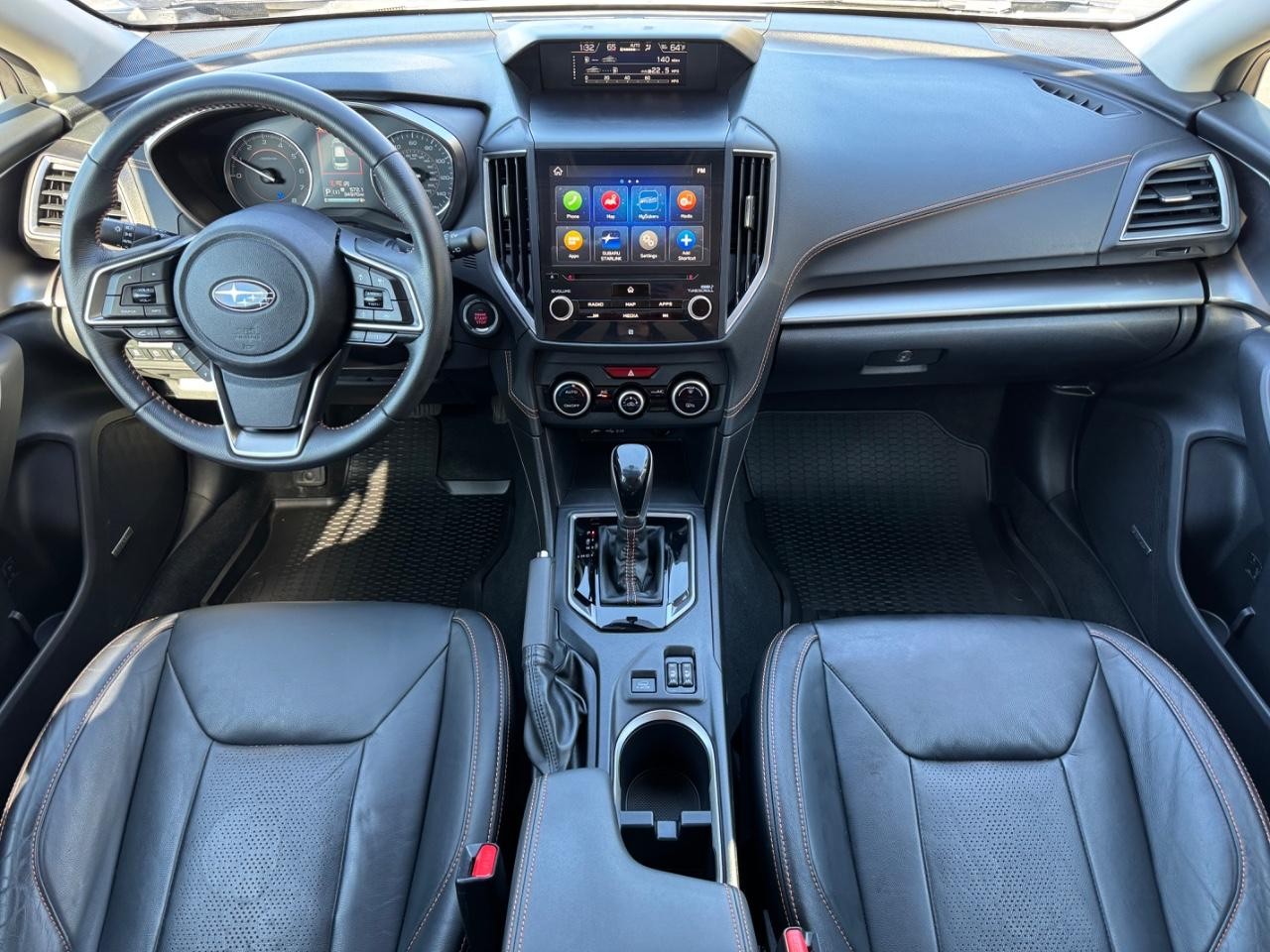 Subaru Crosstrek Vehicle Full-screen Gallery Image 11