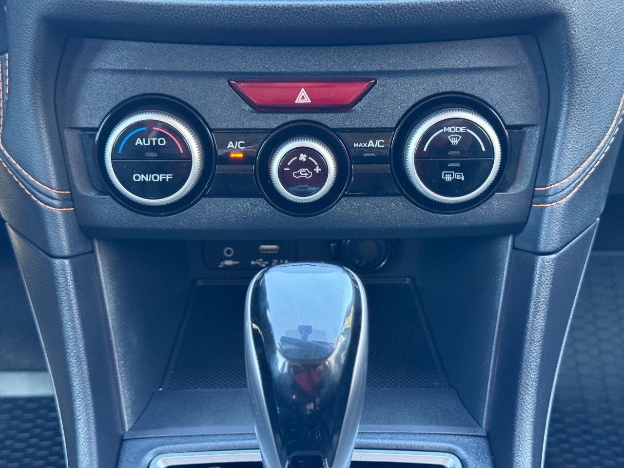 Subaru Crosstrek Vehicle Full-screen Gallery Image 14