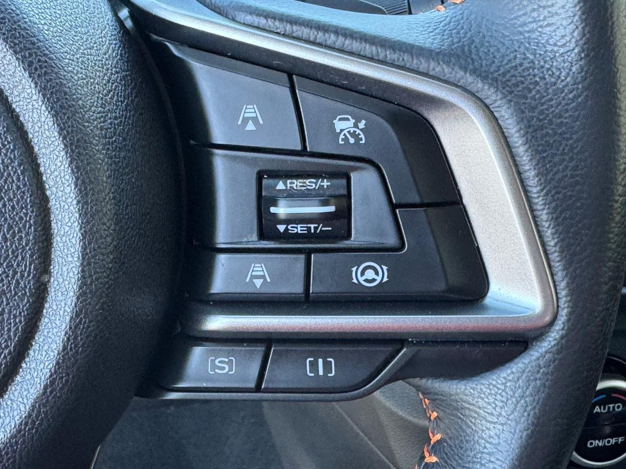 Subaru Crosstrek Vehicle Full-screen Gallery Image 21