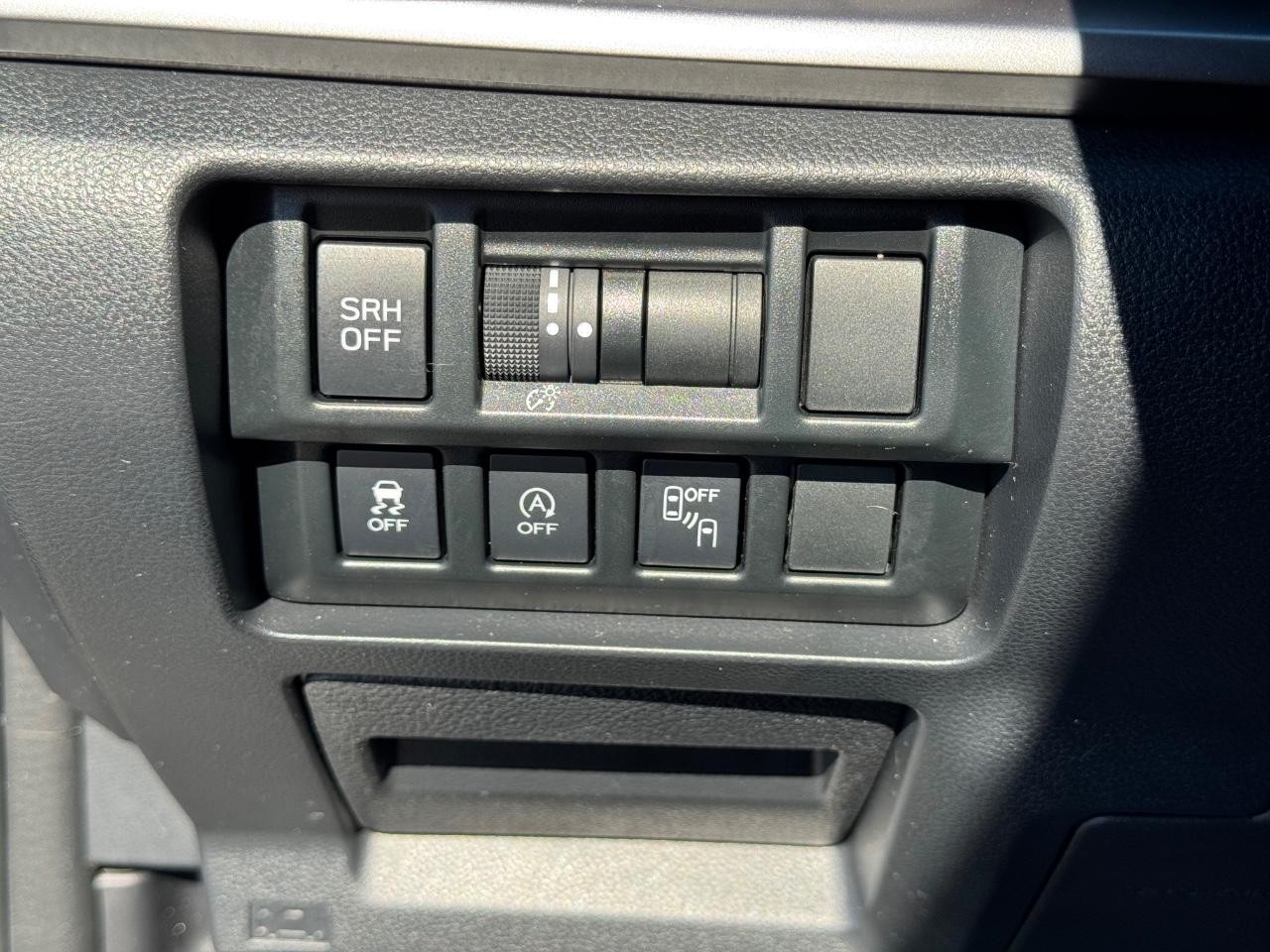 Subaru Crosstrek Vehicle Full-screen Gallery Image 22