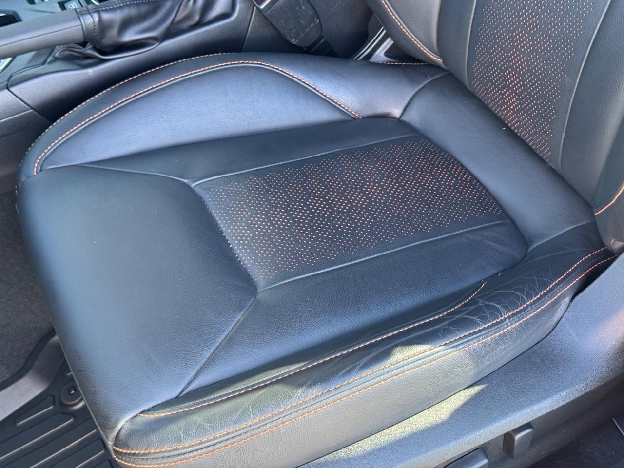 Subaru Crosstrek Vehicle Full-screen Gallery Image 26