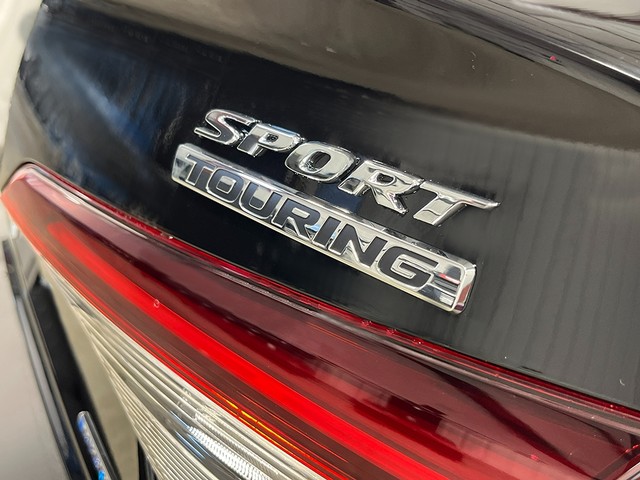 Honda Civic Sedan Hybrid Vehicle Full-screen Gallery Image 07