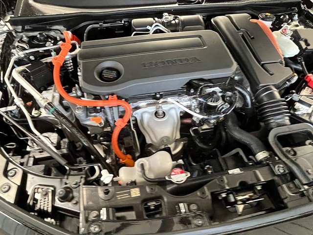 Honda Civic Sedan Hybrid Vehicle Full-screen Gallery Image 12