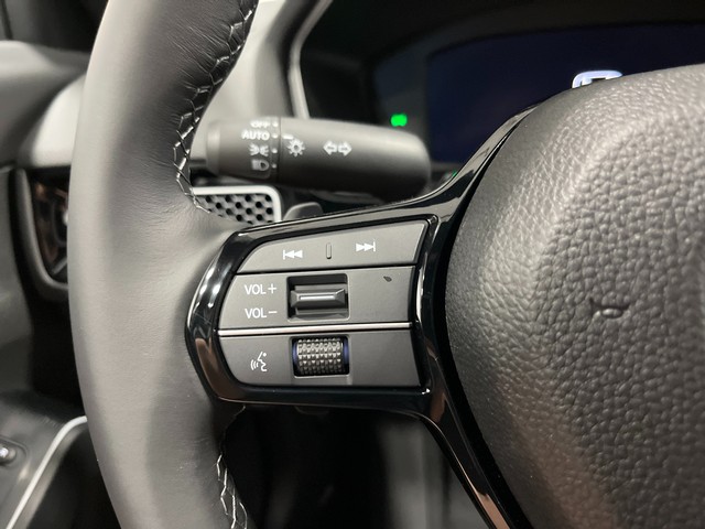 Honda Civic Sedan Hybrid Vehicle Full-screen Gallery Image 18