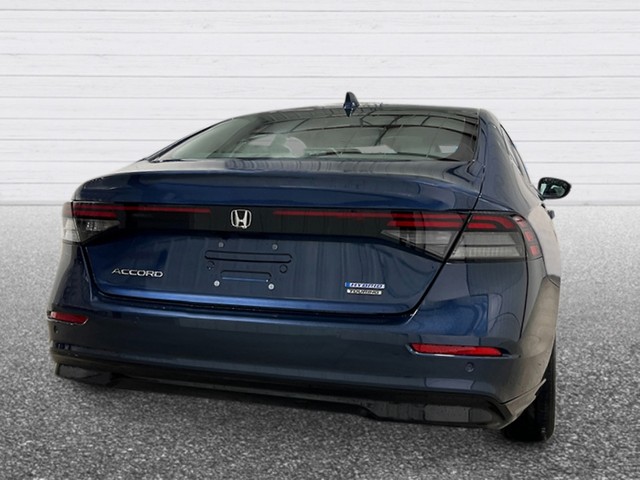 Honda Accord Hybrid Vehicle Full-screen Gallery Image 04