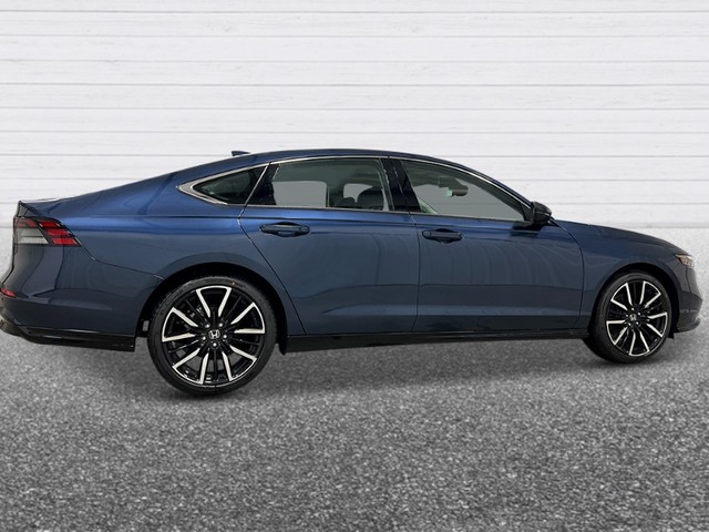 Honda Accord Hybrid Vehicle Full-screen Gallery Image 08