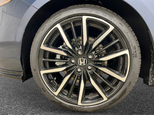 Honda Accord Hybrid Vehicle Full-screen Gallery Image 11