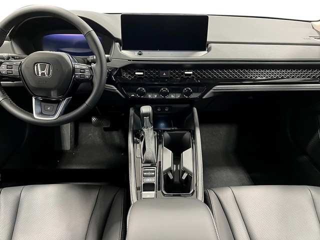 Honda Accord Hybrid Vehicle Full-screen Gallery Image 17