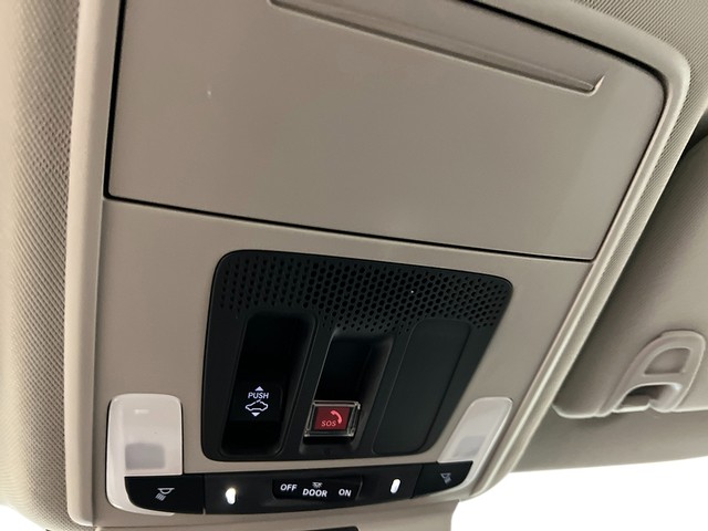 Honda Accord Hybrid Vehicle Full-screen Gallery Image 23