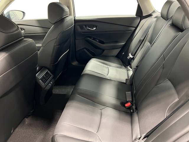 Honda Accord Hybrid Vehicle Full-screen Gallery Image 29