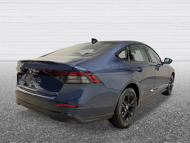 Honda Accord Sedan Vehicle Full-screen Gallery Image 05