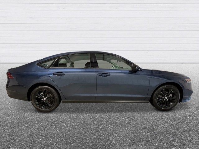 Honda Accord Sedan Vehicle Full-screen Gallery Image 07