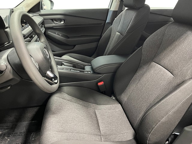 Honda Accord Sedan Vehicle Full-screen Gallery Image 12