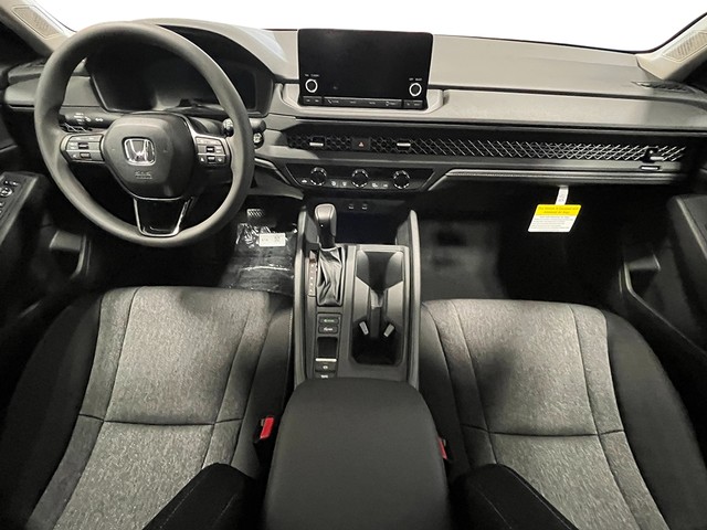 Honda Accord Sedan Vehicle Full-screen Gallery Image 15