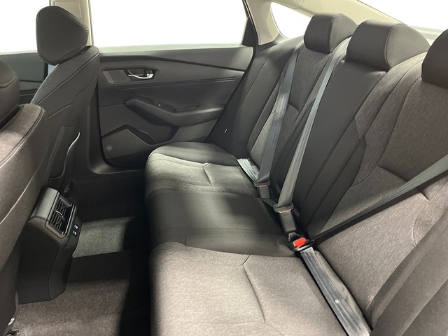 Honda Accord Sedan Vehicle Full-screen Gallery Image 23